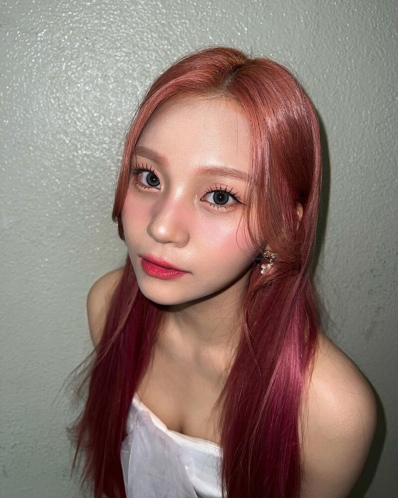 220825 VIVIZ Umji Instagram Update documents 3