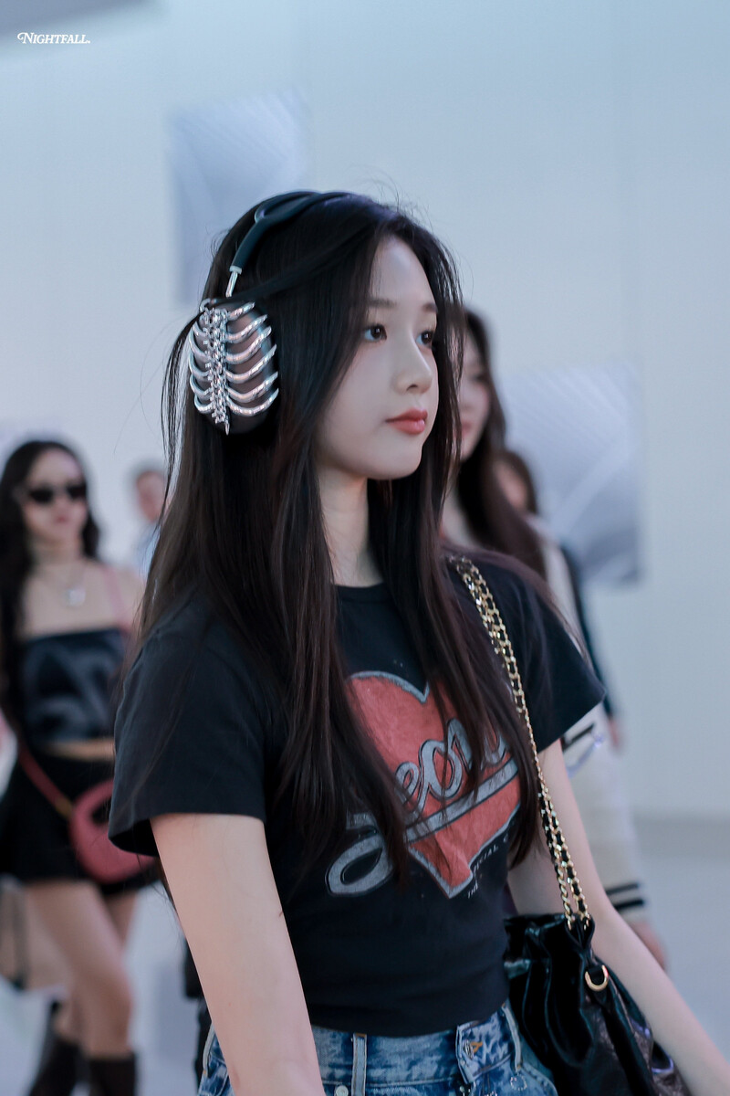 240606 BABYMONSTER Pharita at Incheon International Airport documents 2