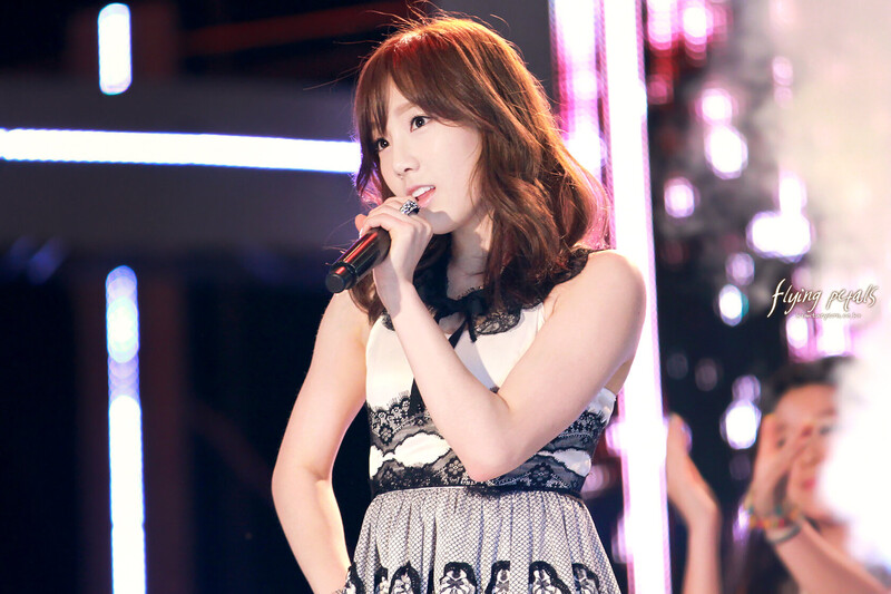 120620 Girls' Generation Taeyeon at Suncheon K-POP Festival documents 1