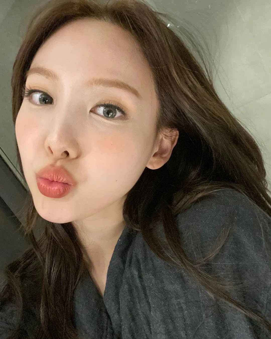 TWICE Nayeon Make-Up in Recent Instagram Receives Split Reviews