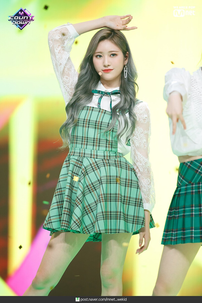 190418 MOMOLAND - 'I'm So Hot' at M COUNTDOWN documents 12