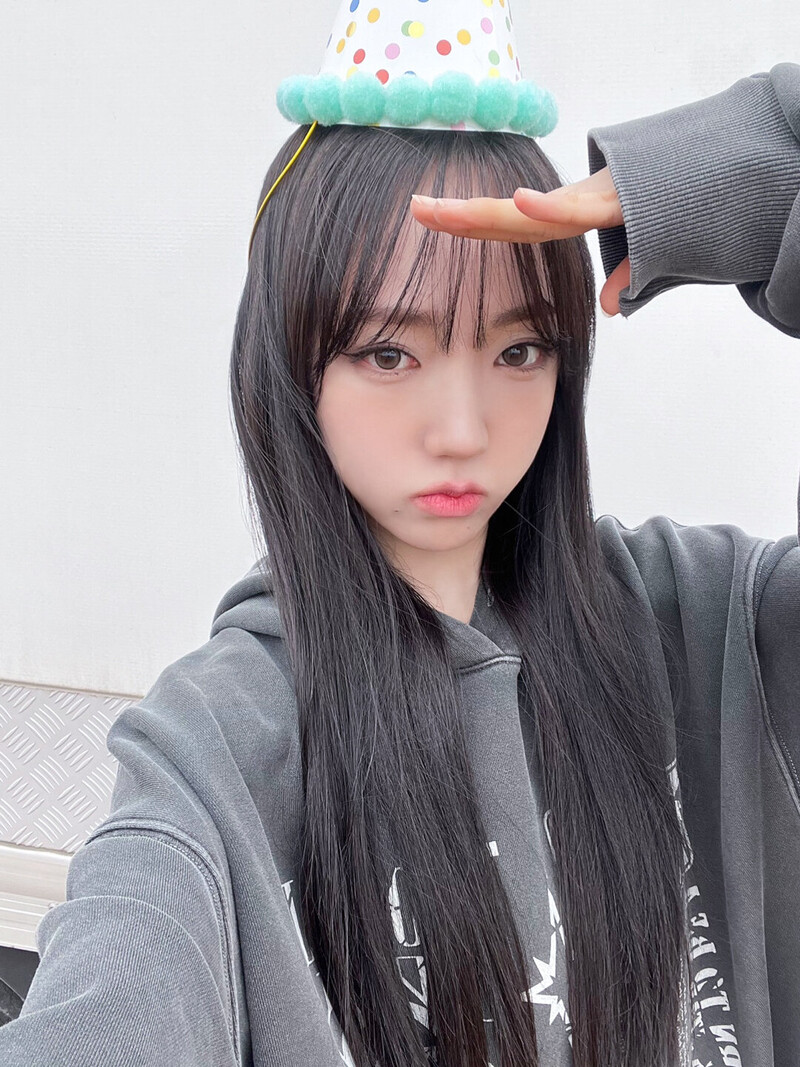 240403 tripleS Instagram & Twitter Update - Shion documents 1