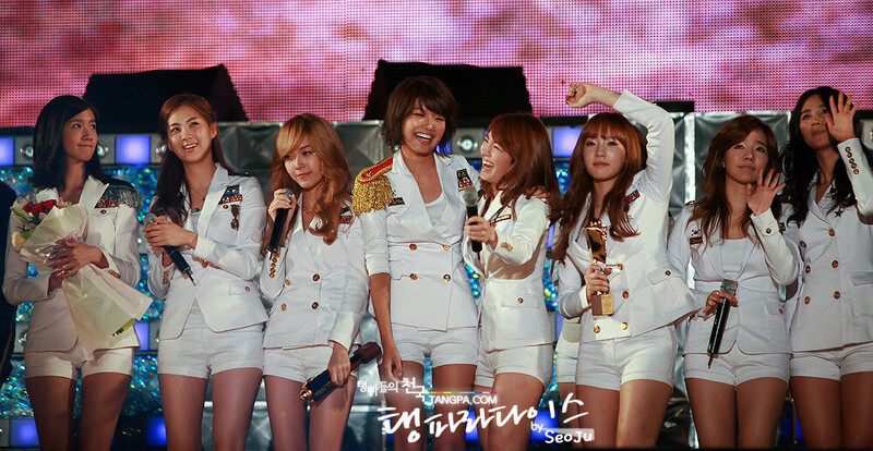 090919 Girls' Generation at 2009 Asia Song Festival documents 1