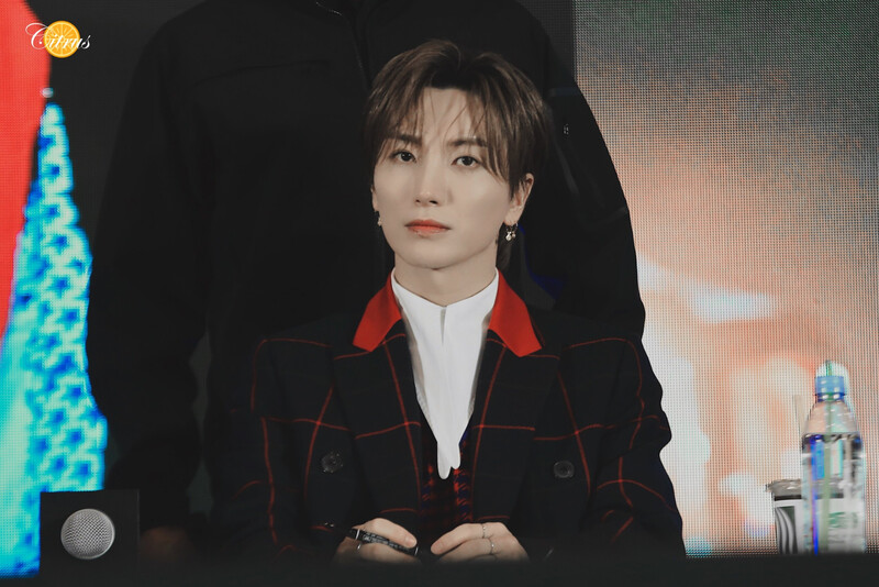 200105 Super Junior Leeteuk at 'Timeslip' Chengdu Fansign documents 18