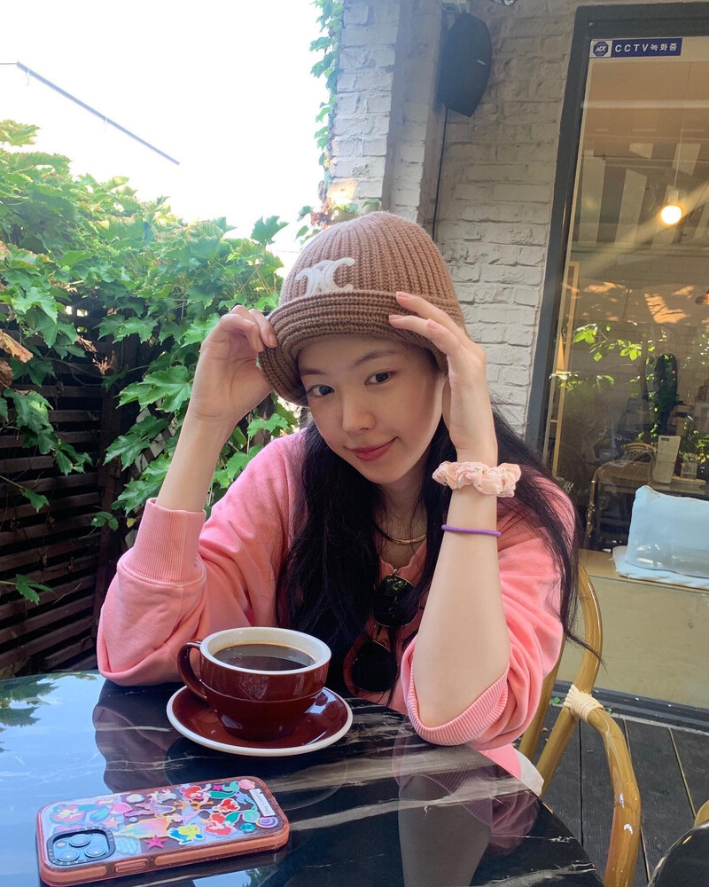 211001 Naeun Instagram Update documents 1