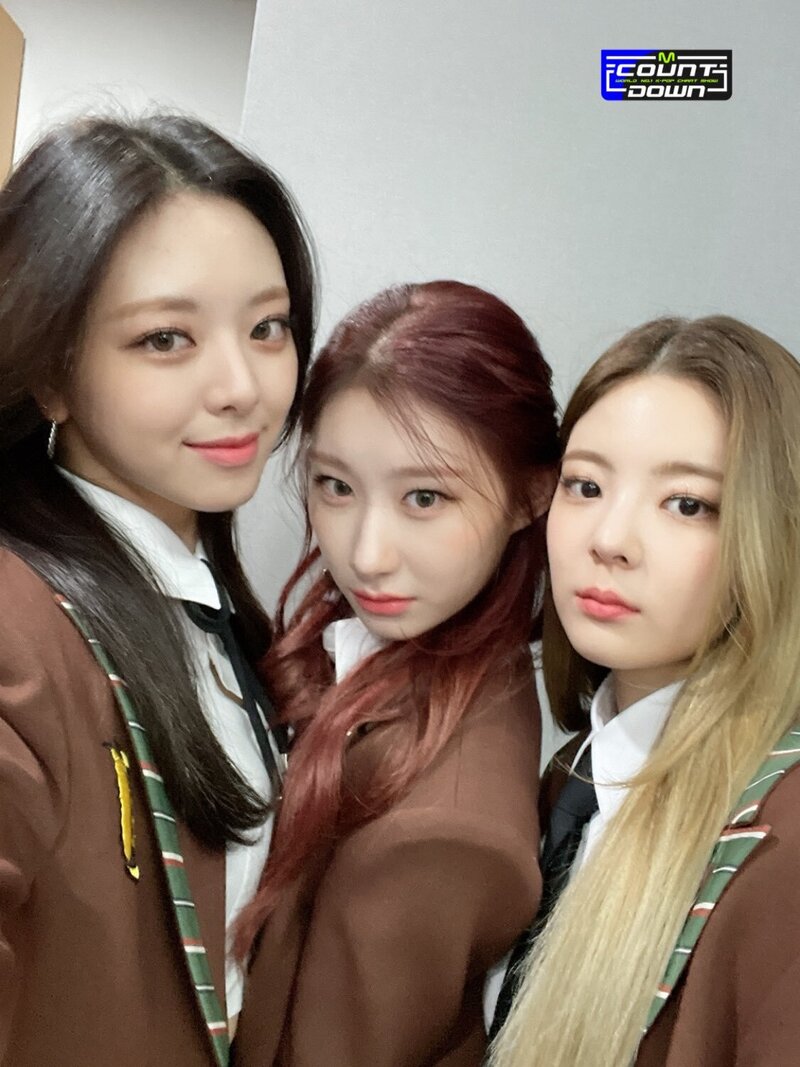 211007 ITZY SNS Update documents 4