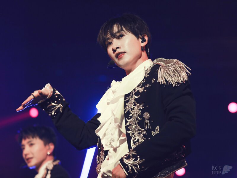 221218 Super Junior Hyukjae at Super Show 9 in Manila documents 2