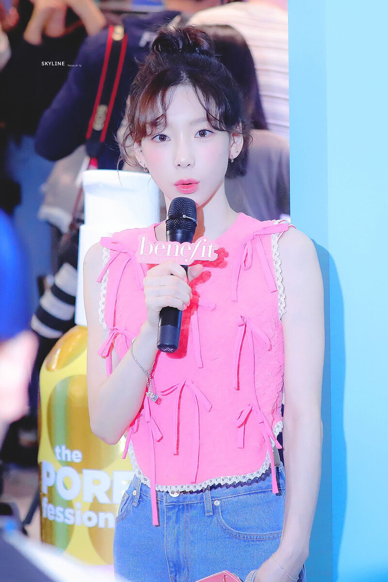 230330 Taeyeon - Benefit Pop-up Store Event documents 21