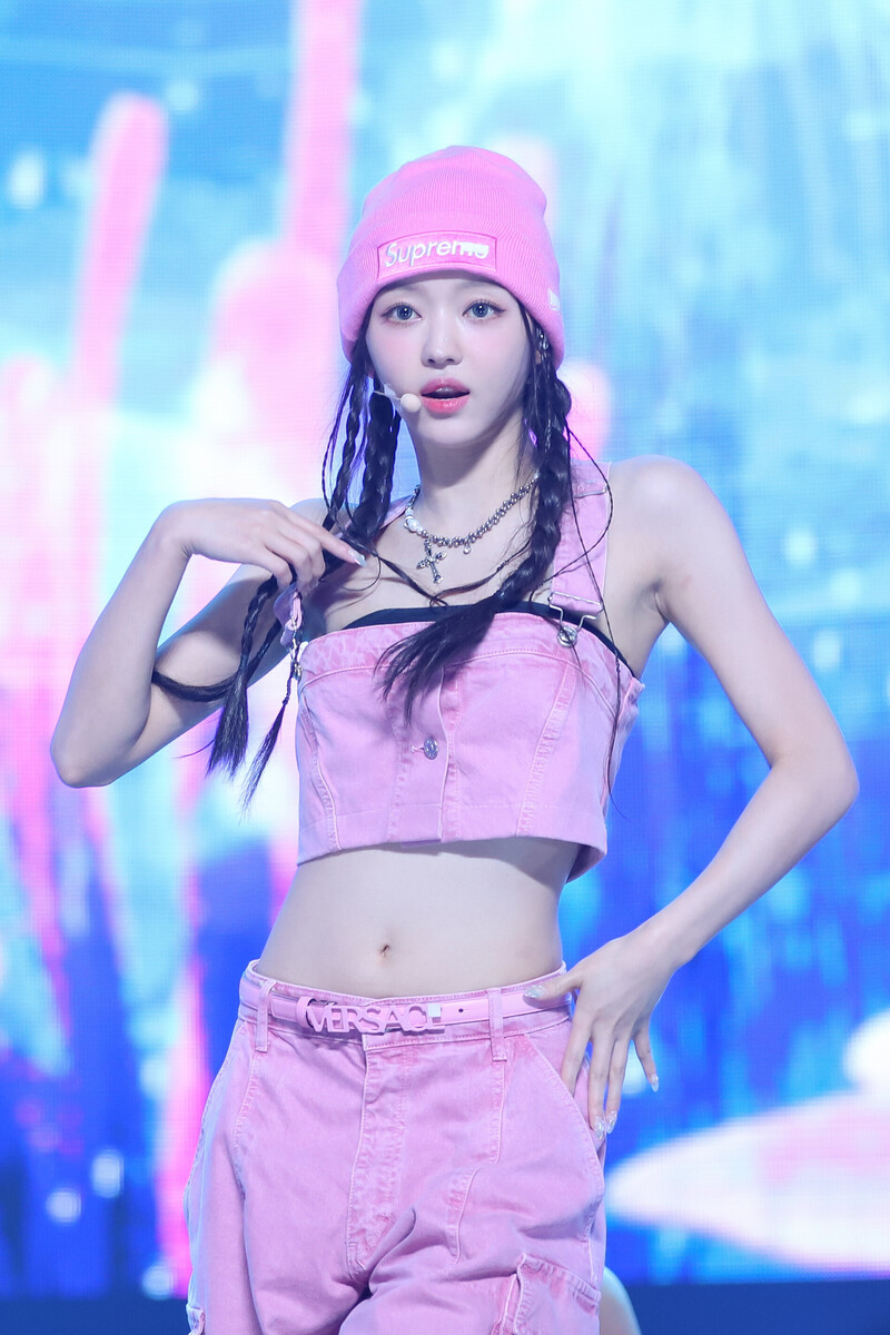 230802 OH MY GIRL YooA - 'Celebrate' at Show Champion documents 12