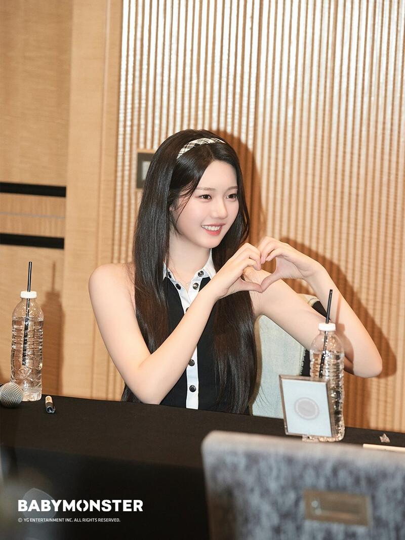 240723 BABYMONSTER - OVERSEAS OFFLINE FAN SIGNING EVENT MOMENTS documents 13