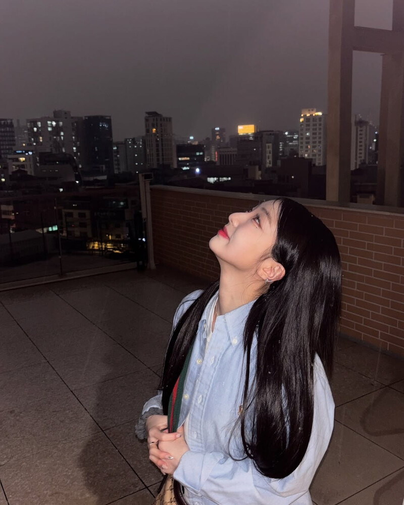 241221 - YeoJin Instagram Update documents 5