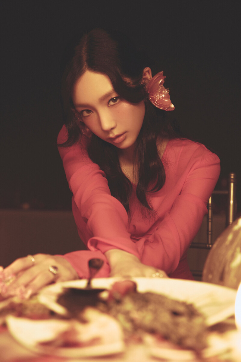 TAEYEON - Single 'Heaven' Concept Photo documents 6