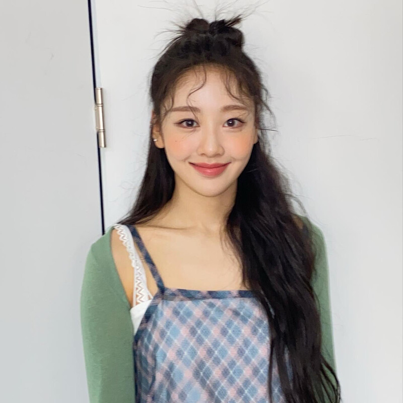 210910 LOONA Twitter Update - Yves documents 4