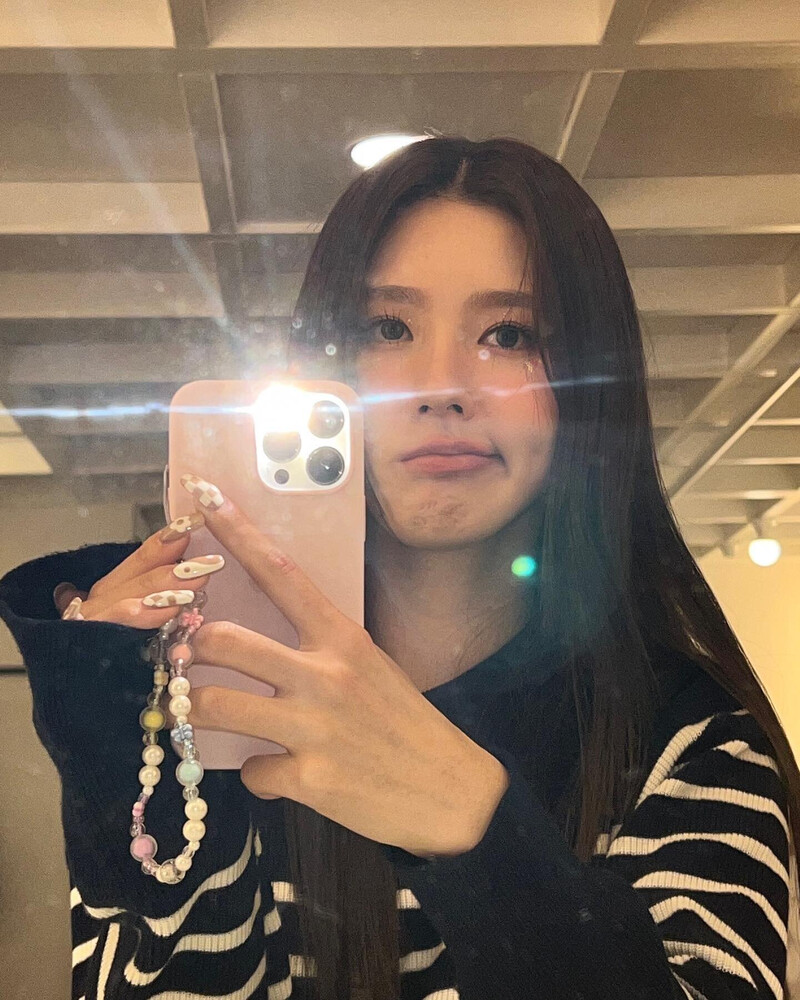 220207 (G)I-DLE Miyeon Instagram Update documents 5