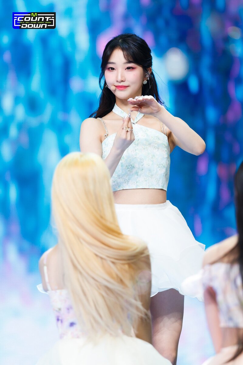 220623 LOONA - 'Flip That' at M Countdown documents 11