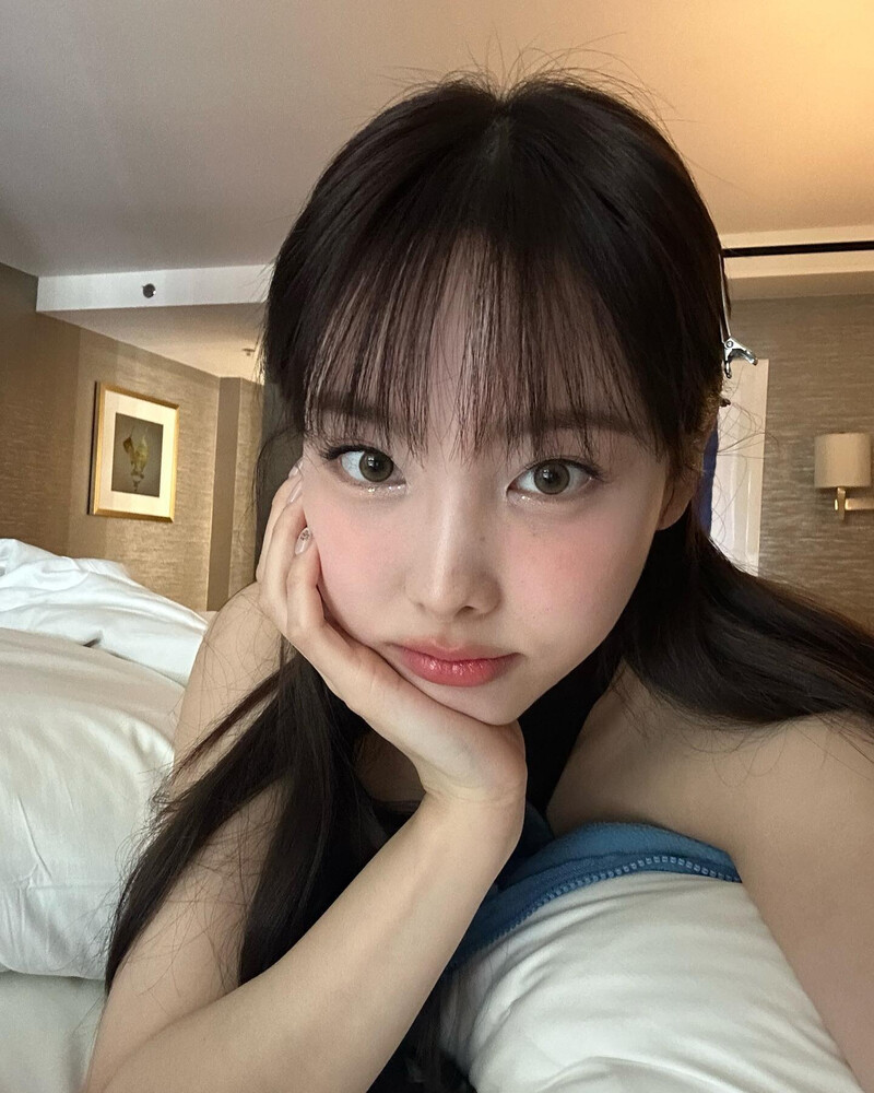 230303 TWICE Nayeon Instagram Update documents 1