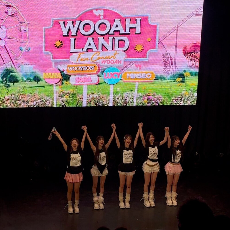 241110 WOOAH - at "2024 WOOAH Japan 2nd Concert 'WOOAH-LAND AGAIN' in Osaka, Japan" documents 13