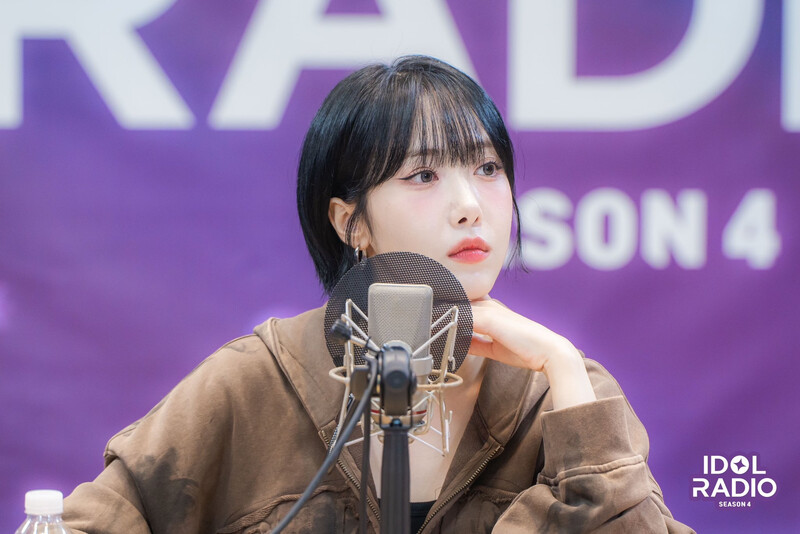 241112 Idol Radio Twitter Update - VIVIZ - Ep. 73 Stills documents 8