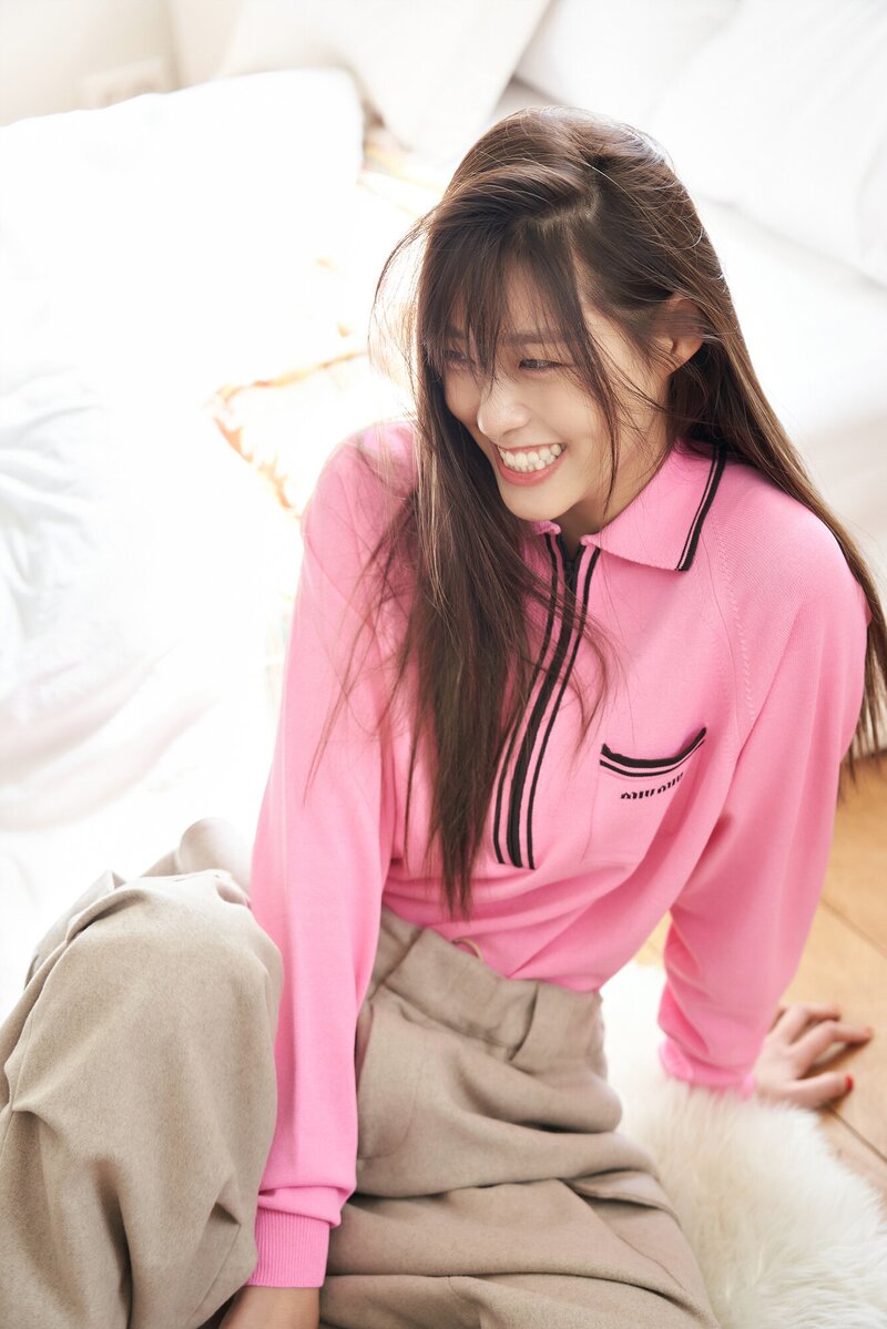 211101 FNC Naver Post - Seolhyun's Marie Claire Photoshoot Behind documents 12