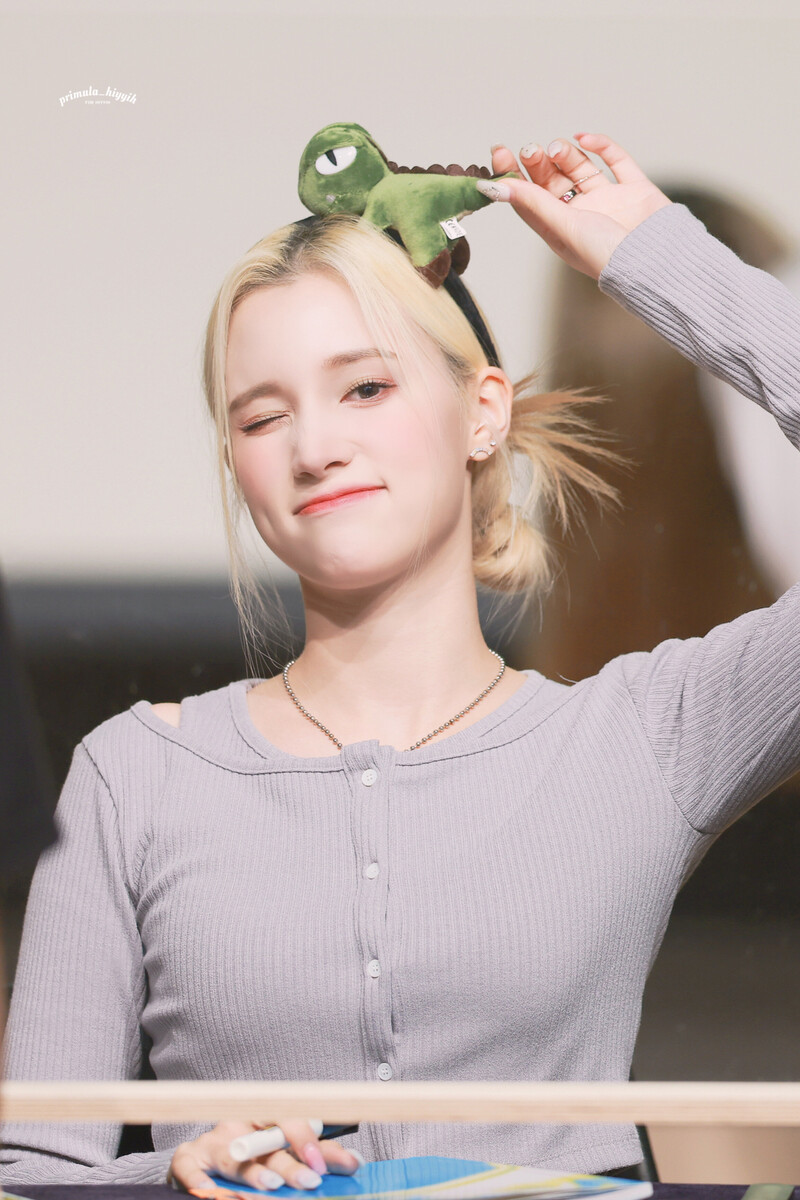 220725 Kep1er Bahiyyih - AppleMusic Fansign documents 1