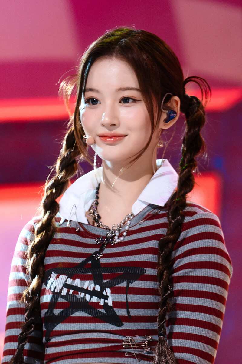 230326 NMIXX Sullyoon - 'Love Me Like This' at Inkigayo documents 1