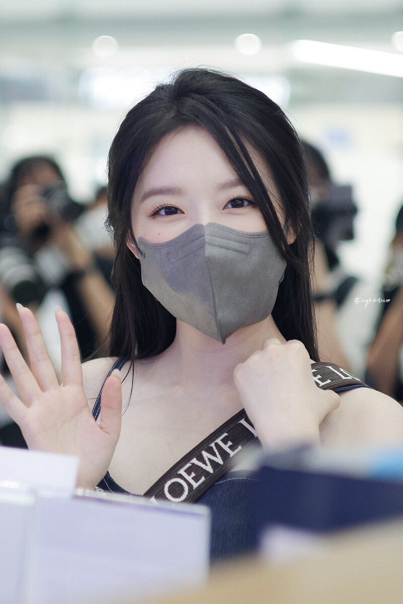 220819 (G)I-DLE Shuhua Incheon Airport Departure documents 21