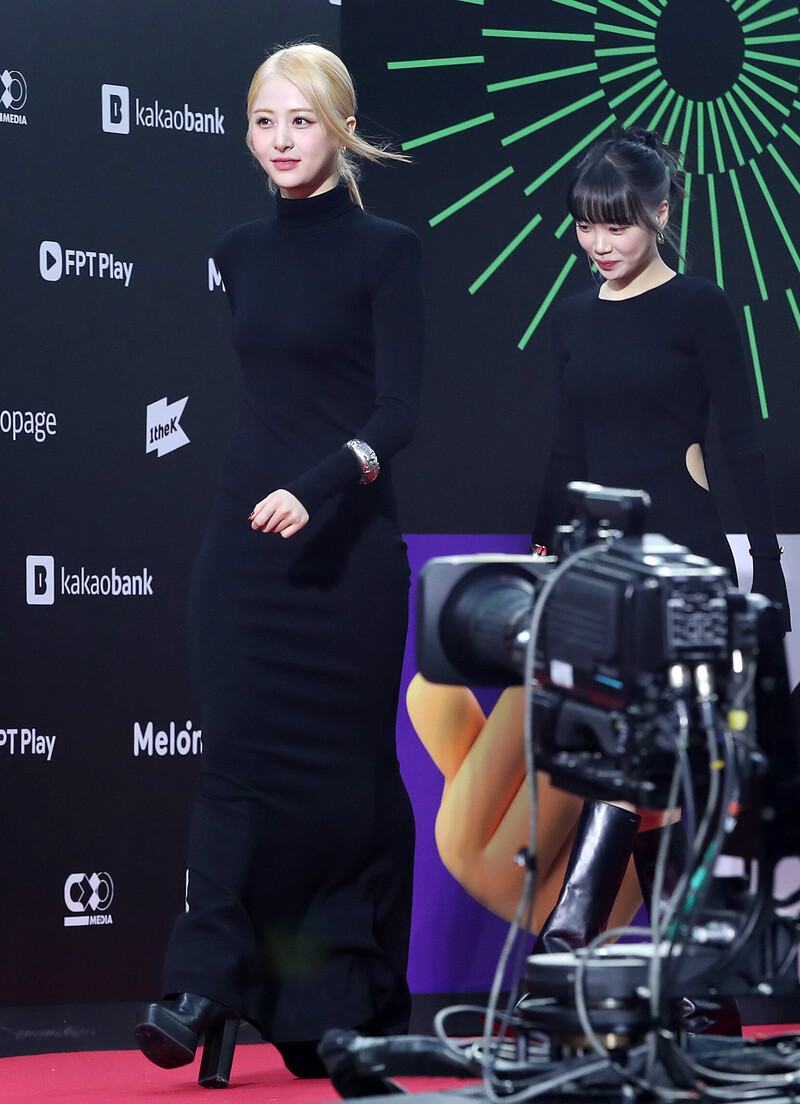 221126 LE SSERAFIM Yunjin at Melon Music Awards Red Carpet documents 7