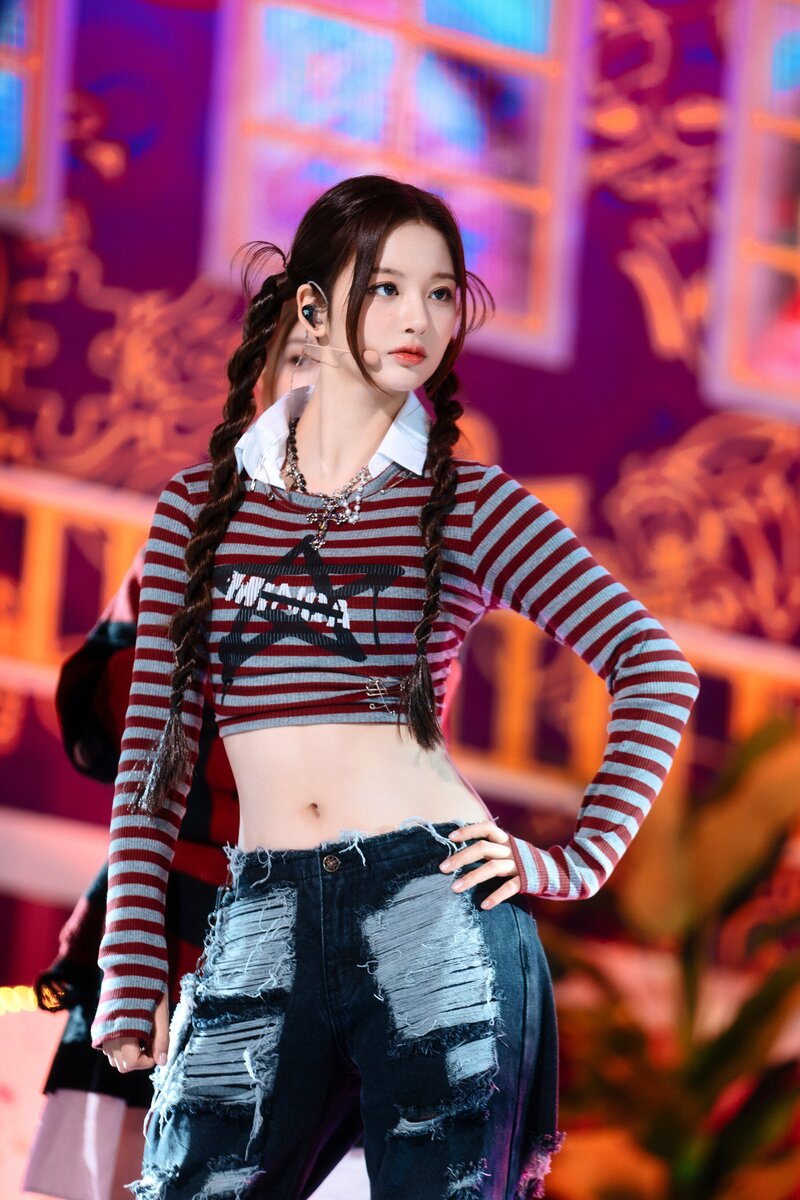 230326 NMIXX Sullyoon - 'Love Me Like This' at Inkigayo documents 2