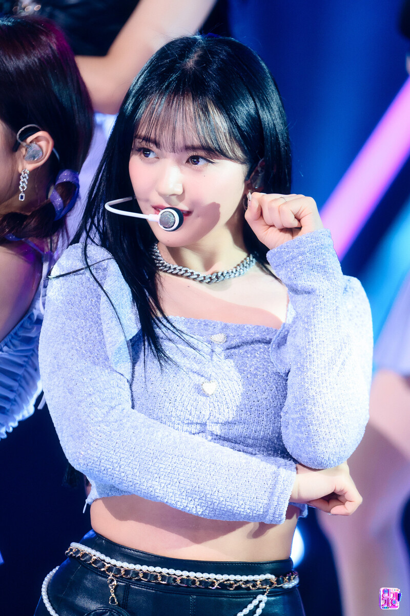 230423 Kep1er Mashiro - 'Giddy' at Inkigayo documents 2