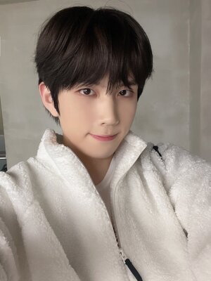 211201 BAE173 Twitter Update - Youngseo