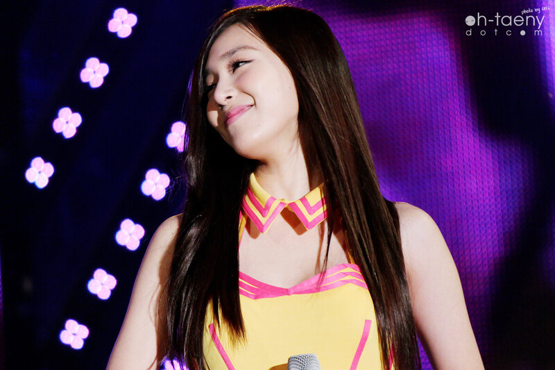 130530 Girls' Generation Tiffany at Pyeongtaek Concert documents 7