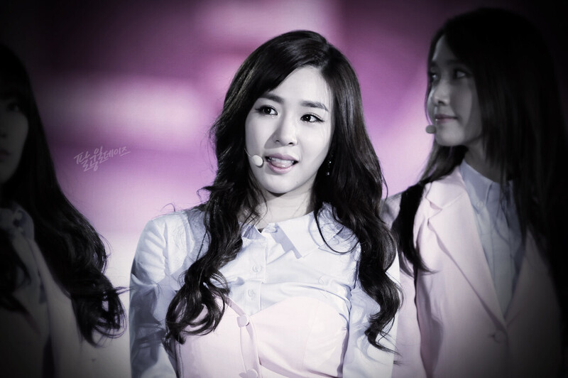 140607 Girls' Generation Tiffany at Dream Concert documents 4