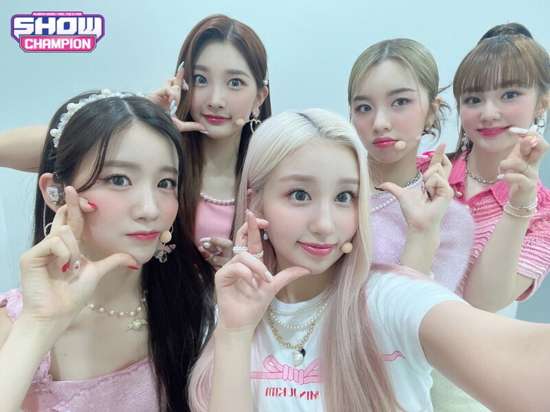 220615 WOOAH twitter update - 'Danger' promotions - at Show Champion & Twitter Blueroom documents 6