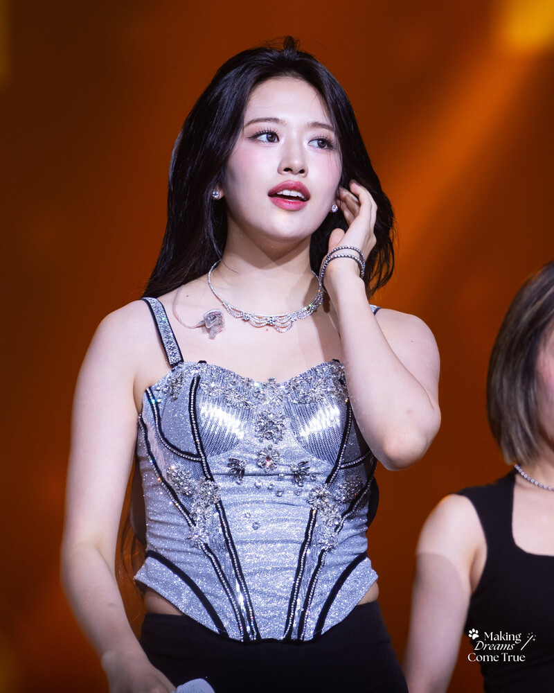 240707 IVE Yujin - 1st World Tour ‘Show What I Have’ in Hong Kong Day 2 documents 9