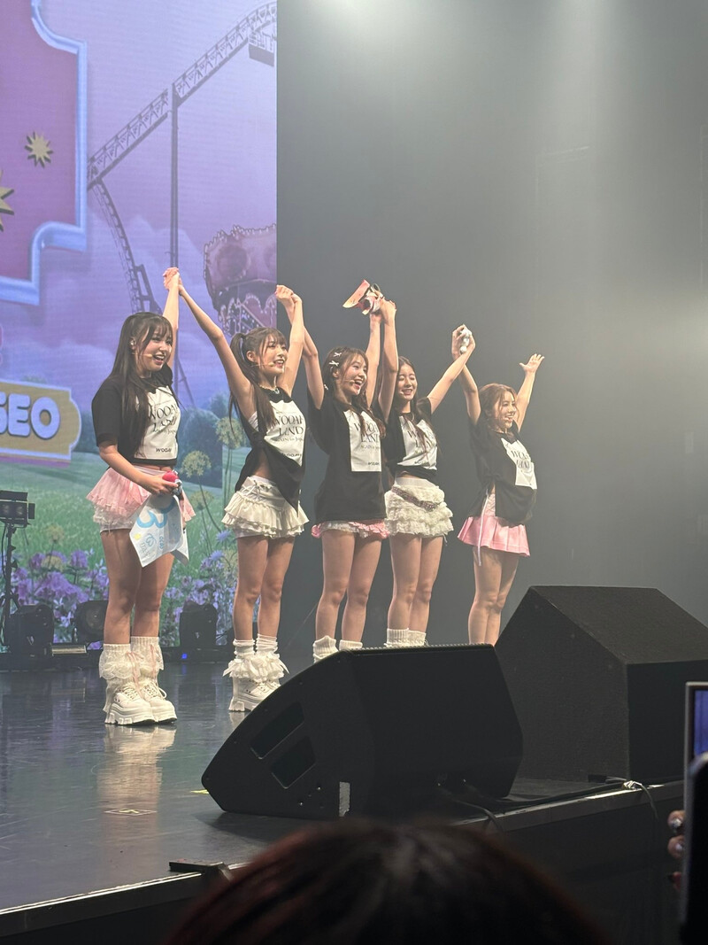 241112 WOOAH - at "2024 WOOAH Japan 2nd Concert 'WOOAH-LAND AGAIN' in Tokyo, Japan" documents 3