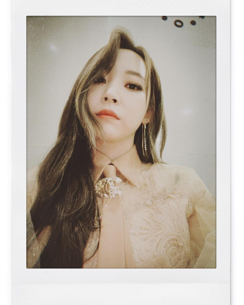 210611 Moonbyul Instagram update documents 1