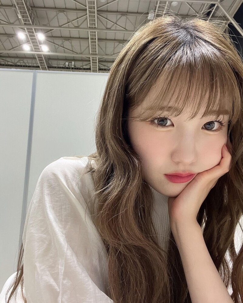 230509 Hitomi Instagram Update + With Nako documents 1