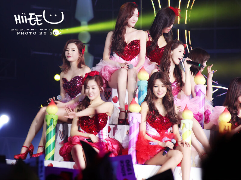 131109 Girls' Generation at Girls & Peace in Hong Kong documents 1
