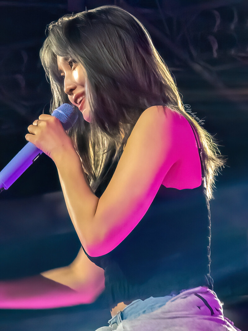 220215 TWICE Momo - 4th World Tour 'III' in Inglewood Day 1 documents 6