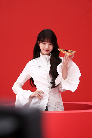 240305 Starship Naver update with Jang Wonyoung | IVE x Papa John’s Behinds