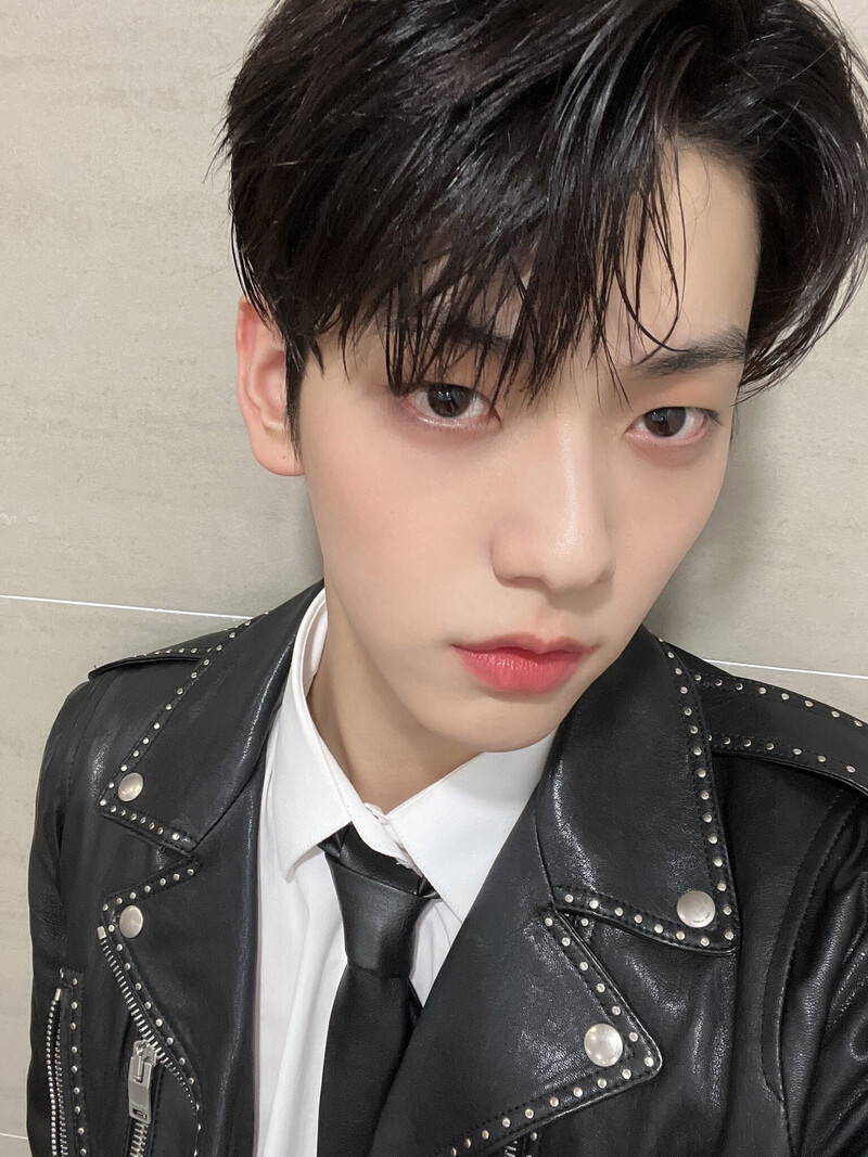 220513 TXT Twitter Update - Soobin | kpopping