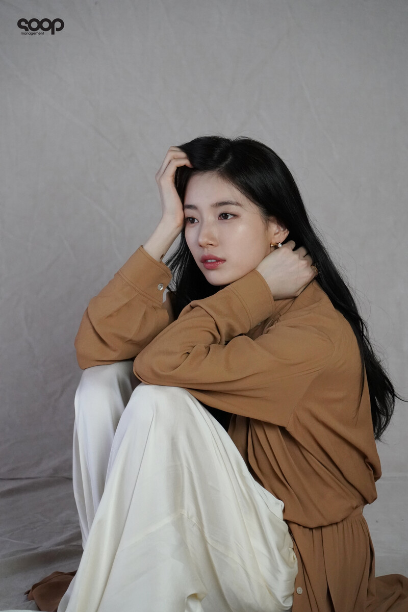 220620 Soop Naver Post - Bae Suzy - Cine21 Photoshoot Behind documents 19