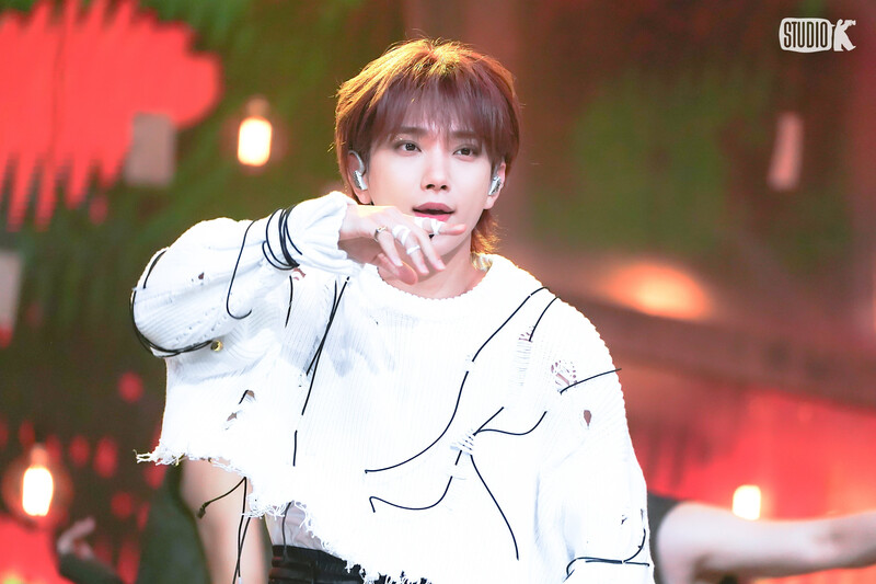 230428 SEVENTEEN Joshua - 'Super' at Music Bank documents 7