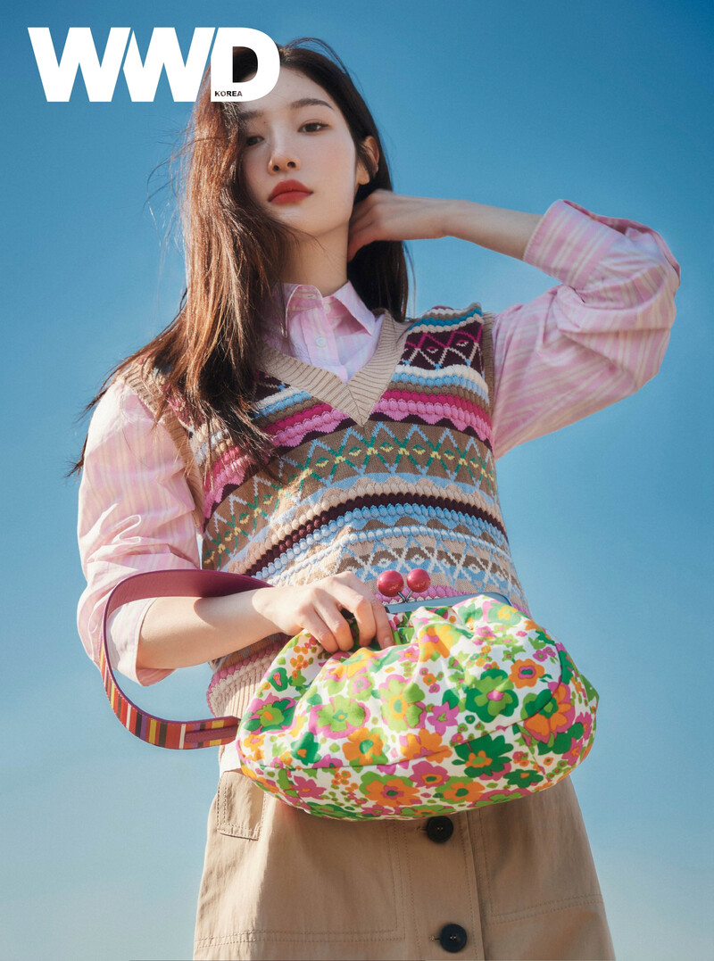 Chaeyeon for WWD Magazine March 2022 Issue documents 5