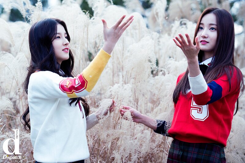 MOMOLAND Yeonwoo & Nancy - Show Champion rehearsal photoshoot by Naver x Dispatch documents 5