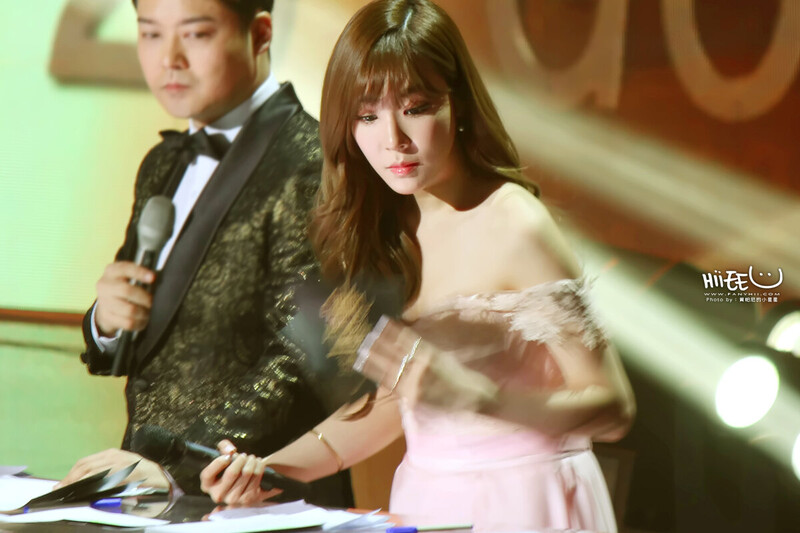 150115 Girls' Generation Tiffany at Golden Disk Awards documents 12