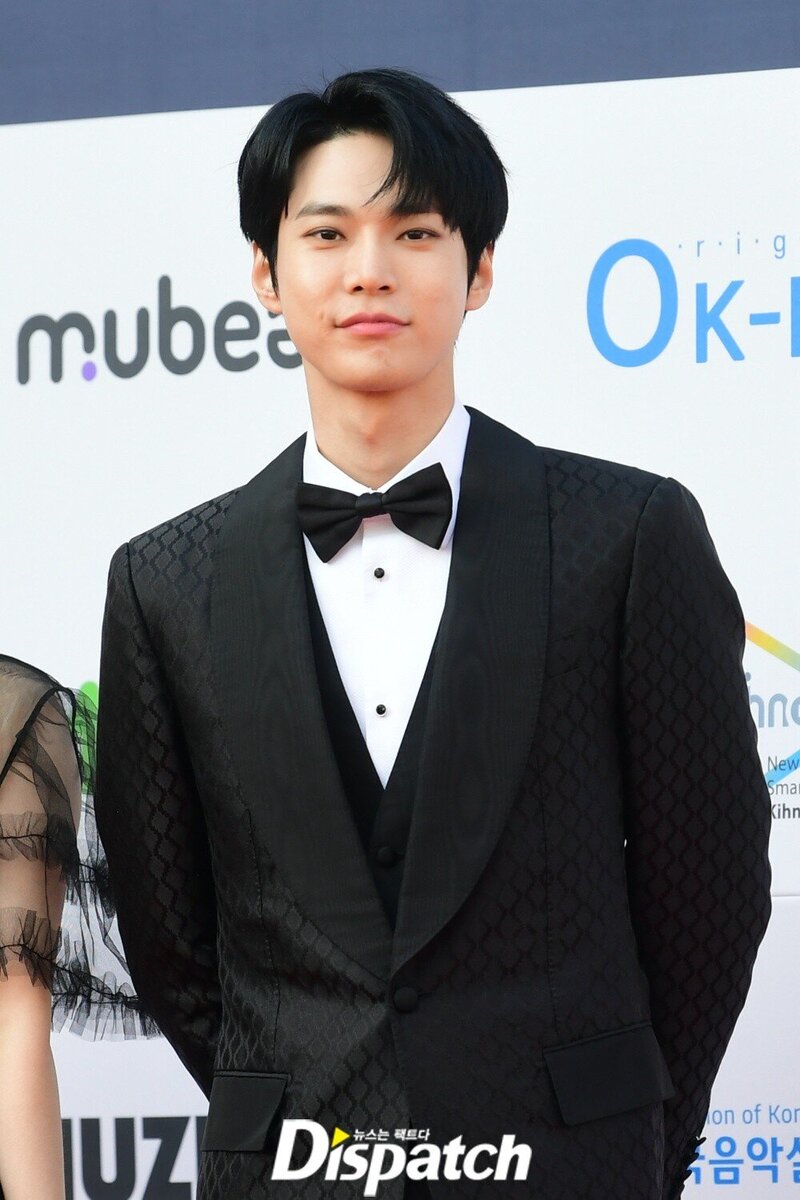 220127 DOYOUNG- 11th Gaon Chart Music Awards documents 3