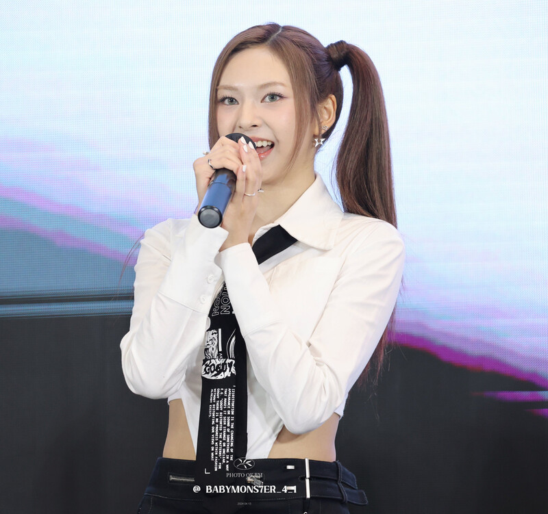 240413 BABYMONSTER Chiquita - YG Fansign Event documents 9