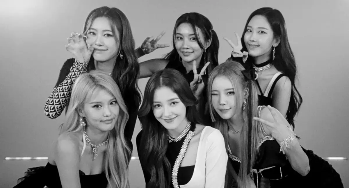 Goodbye MOMOLAND? — All Members of MOMOLAND Are Leaving MLD Entertainment