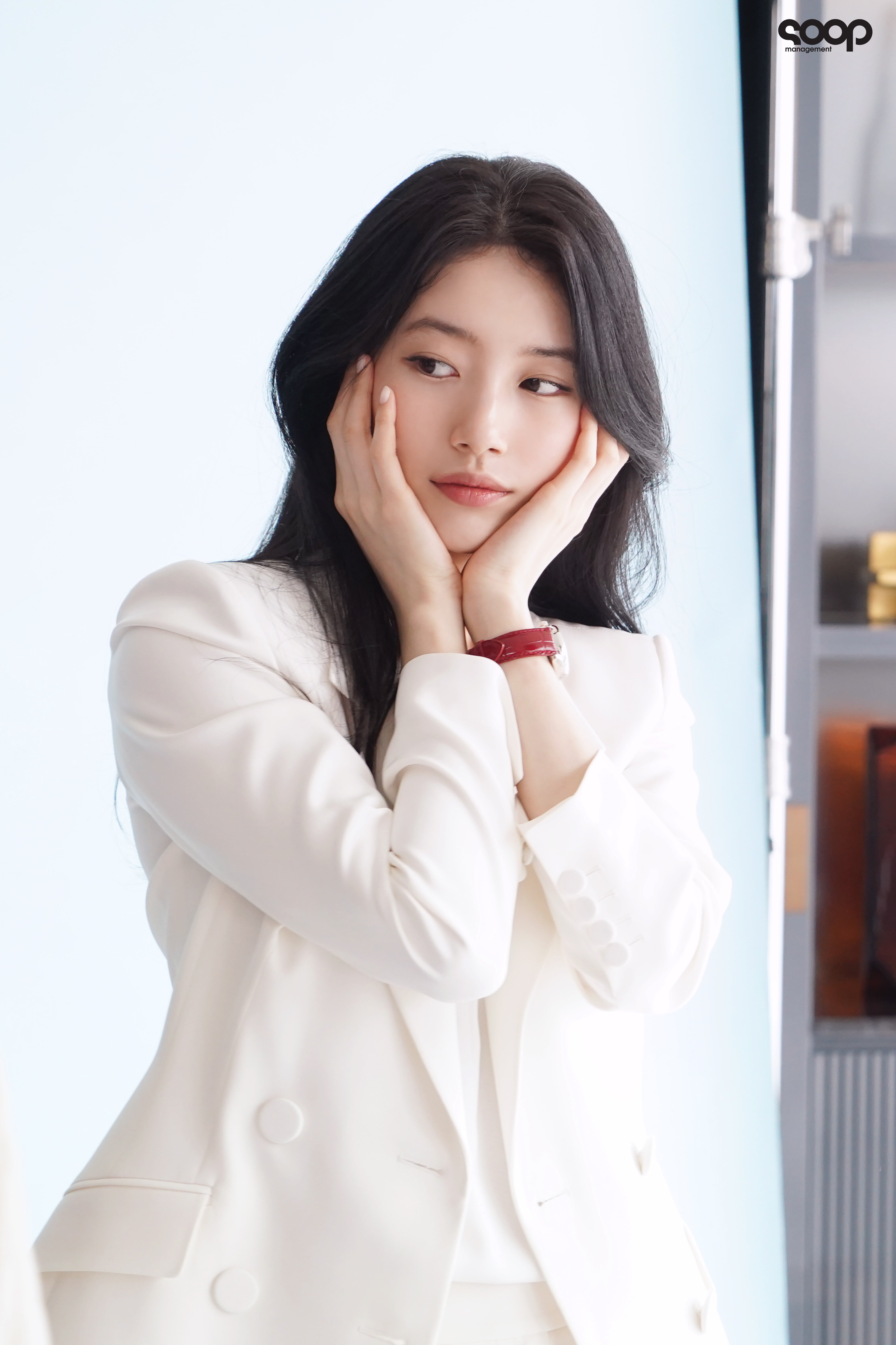 220812 SOOP Naver Post - Bae Suzy - Longines Photoshoot Behind | kpopping